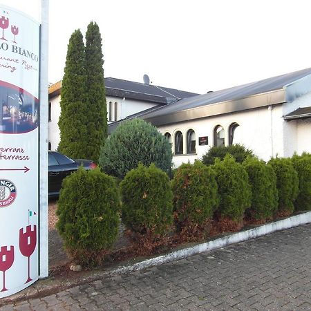 Castello Bianco Hotel Wadern Ngoại thất bức ảnh